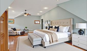 40 North Cir, Aberdeen, NJ 07747