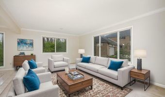 3949 Waldenwood Dr, Ann Arbor, MI 48105
