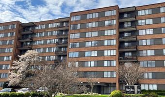 4390 LORCOM Ln 810, Arlington, VA 22207