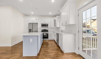 92 Lincoln Ave, Bridgeport, CT 06606