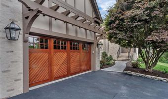 35 TIMBERLAND Dr, Lincoln, RI 02865