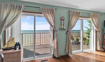 120 Summit Beach Dr, Algoma, WI 54201