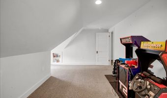 16 Isham St, Burlington, VT 05401