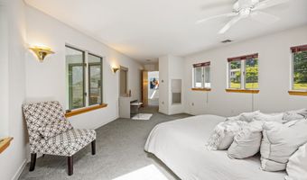 25 Surrey Dr, Cheshire, CT 06410