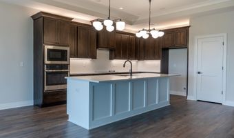 336 W Boxthorn Dr, Andover, KS 67002