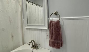 10 Crawford Dr, Bath, ME 04530