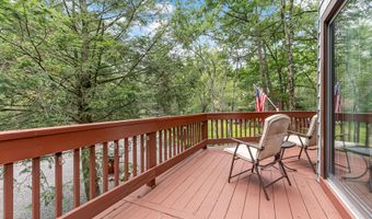 11 Carmen Gln, Albrightsville, PA 18210