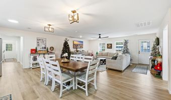 160 Leadwood St, Andrews, SC 29510