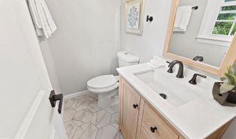 8404 CHERRY VALLEY Ln, Alexandria, VA 22309