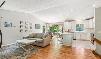 11 Noto Dr, North Providence, RI 02904