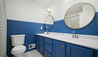 953 Redwood Dr, Apple Valley, MN 55124