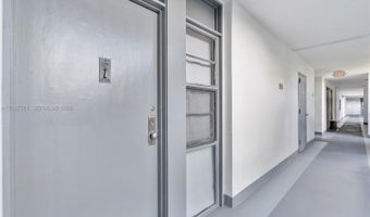 20400 W Country Club Dr 214, Aventura, FL 33180