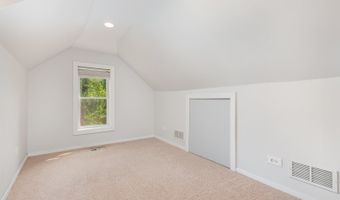 1237 Fox River Dr, Algonquin, IL 60102