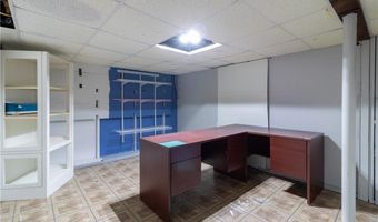 2540 W Shore Rd, Warwick, RI 02889