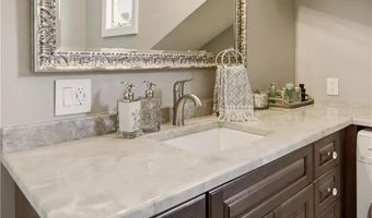 419 Broadway 5, Newport, RI 02840