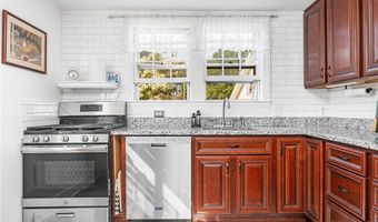 36 Kay St 5, Newport, RI 02840