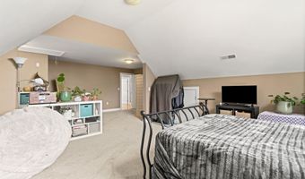 60 Camelot Dr, Bedford, NH 03110
