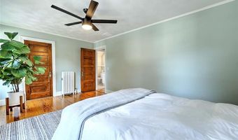 15 Wollaston St, Cranston, RI 02910