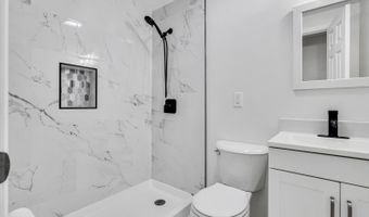 9 Frederick Dr, Bayville, NJ 08721