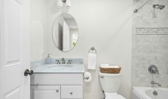 2 Knollwood Ln, Darien, CT 06820