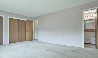 81 Ameridge Dr 81, Bridgeport, CT 06606