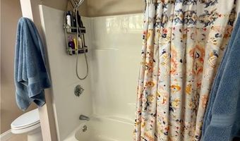 6 Wilson St, Bristol, RI 02809