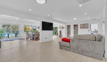 733 OVERLOOK Dr, Apopka, FL 32703