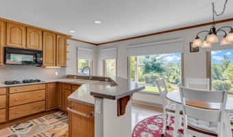 1780 Williamsburg Dr, Adrian, MI 49221