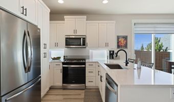 3859 NE Oakside Lp, Bend, OR 97701