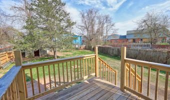 71 Sunshine Cir, Bridgeport, CT 06606