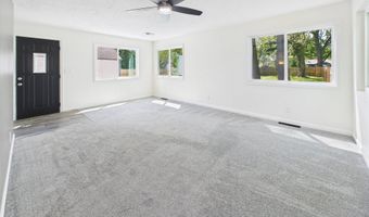 5 Willow Rd, Anderson, IN 46011