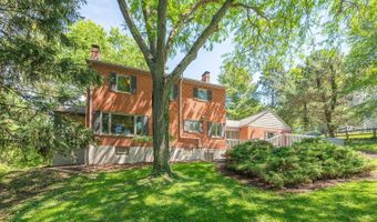 3119 N Farmcrest Dr, Amberley, OH 45213