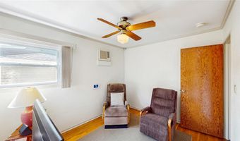 42 Plainfield Rd, Albertson, NY 11507