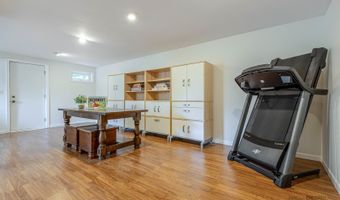 22205 W PINEVIEW Dr, Antioch, IL 60002