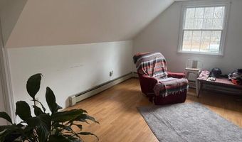 14 Lakeshore Dr, Belgrade, ME 04917