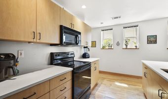 111 N Hamilton St 202, Madison, WI 53703