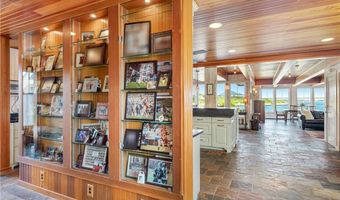 4 Hull Cove St, Jamestown, RI 02835