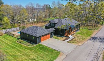 16 Cottage St, Belfast, ME 04915