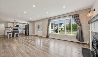 46 Purdy Ln, Amityville, NY 11795
