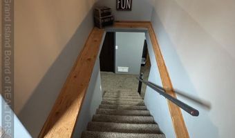 807 6th St, Aurora, NE 68818