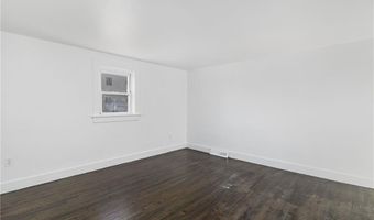 1609 W Main Rd, Middletown, RI 02842