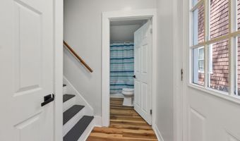 26 Vernon St, Auburn, ME 04210