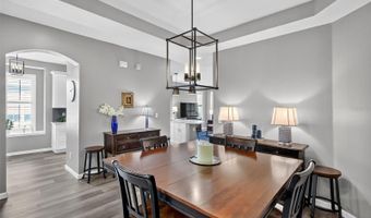 5610 GOLDEN ISLES Dr, Apollo Beach, FL 33572