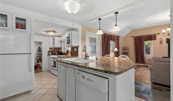 101 Hopkins Ave, Johnston, RI 02919