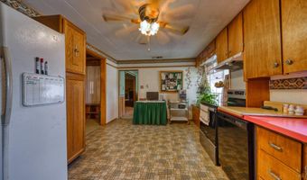 323 L St, Carlsbad, NM 88220