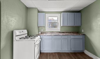 884 Lovers Ln, Akron, OH 44306