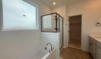 120 Peeps Ct, Adkins, TX 78101