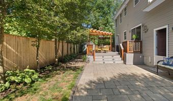 22 Aumond St, Cranston, RI 02905