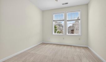 24620 BYRNE MEADOW Sq 300, Aldie, VA 20105