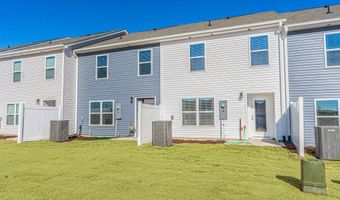 205 Maddox Dr, Aberdeen, NC 28315
